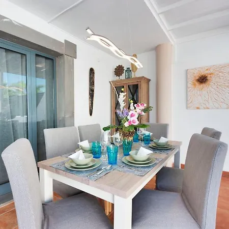 Villa Renato Playa Blanca